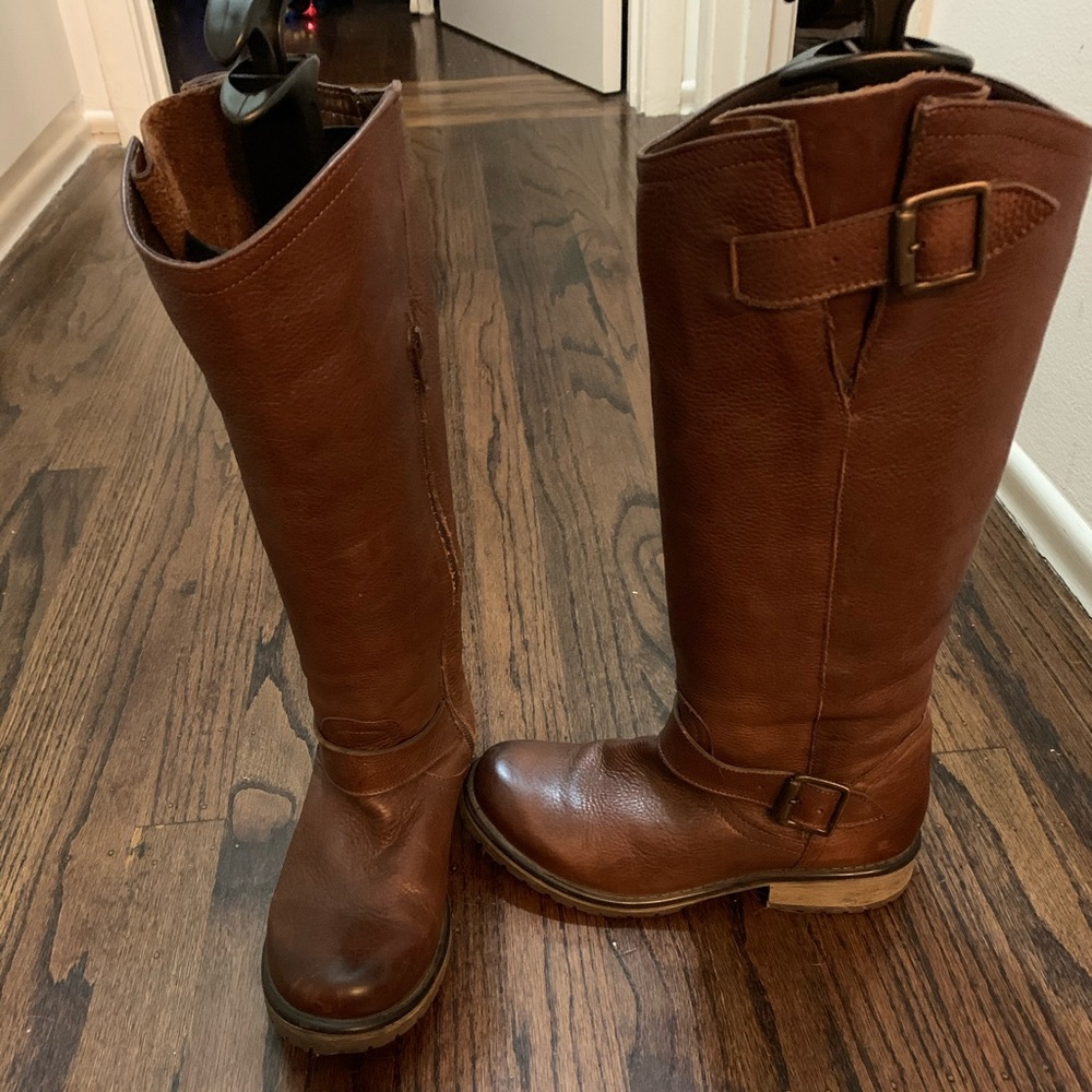 Steve Madden brown leather engineer boots